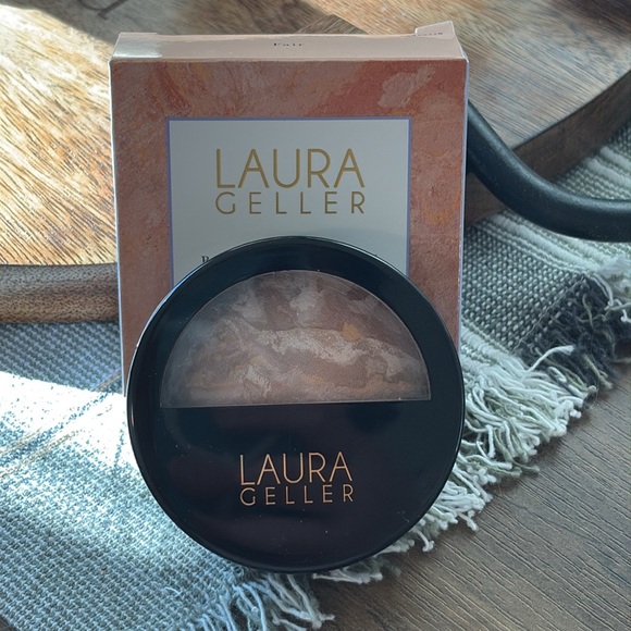 Laura Geller Color Correcting Foundation (Fair) - Picture 6 of 9
